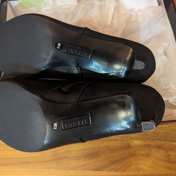 Black Suede/Leather Ankle Boots 9.5 - Picture 2 of 3